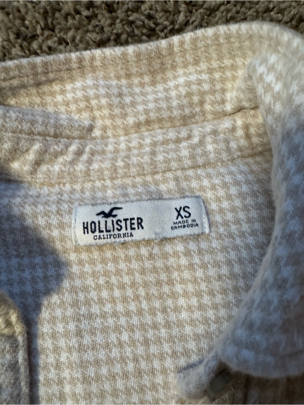 Hollister Light Cream Button-Front Casual Shirt Jacket - Picture 2 of 2